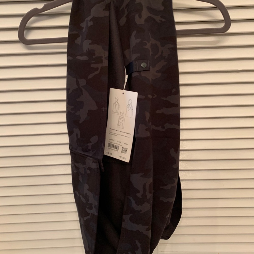 NWT Lululemon vinyasa scarf in Camo.